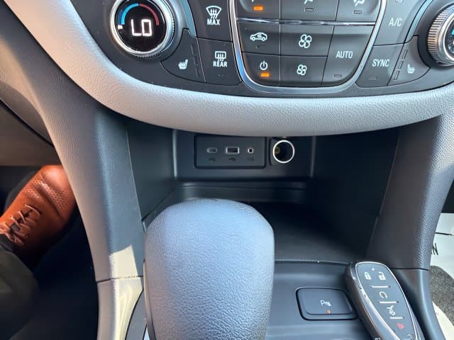 Pre-Owned 2024 Chevrolet Equinox LT - photo - 12