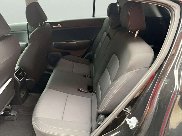 Pre-Owned 2021 Kia Sportage LX - photo - 6