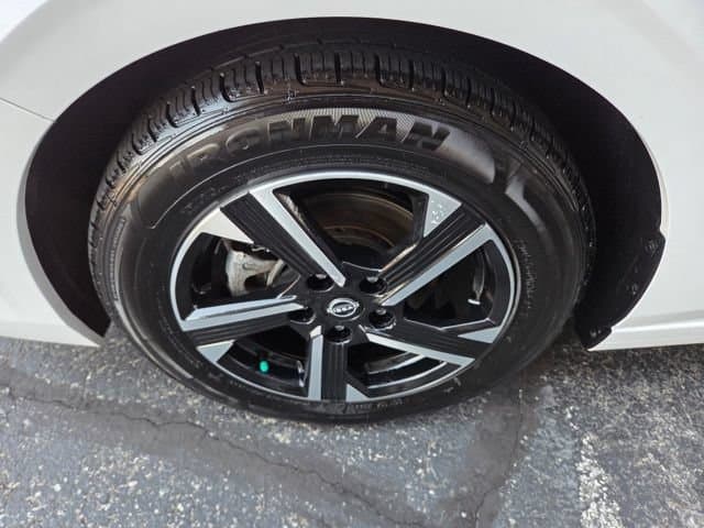 Pre-Owned 2024 Nissan Sentra SV - photo - 13
