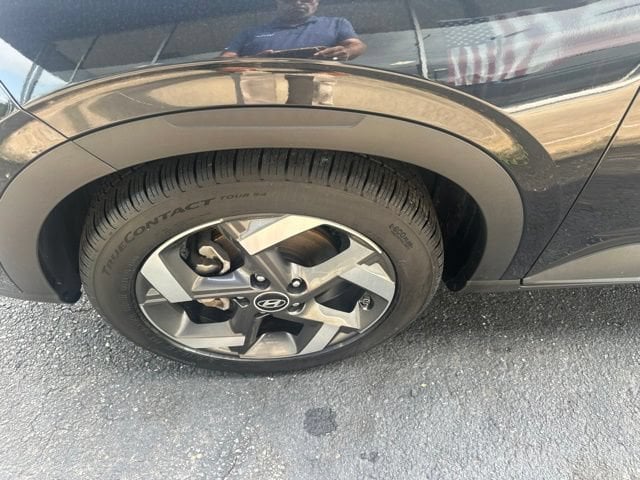 Pre-Owned 2023 Hyundai Venue SEL - photo - 18
