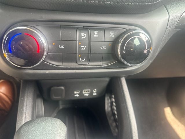 Pre-Owned 2023 Chevrolet TrailBlazer LS - photo - 12