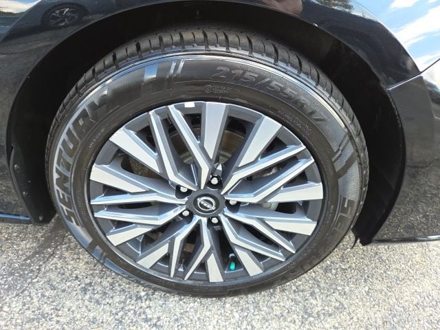 Pre-Owned 2024 Nissan Altima 2.5 SV - photo - 8