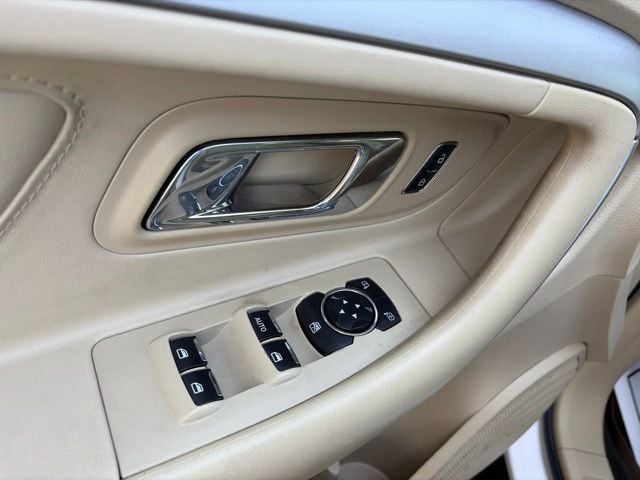 Pre-Owned 2016 Ford Taurus SEL - photo - 8
