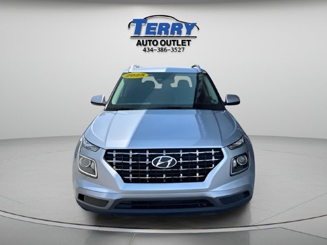 Pre-Owned 2025 Hyundai Venue SEL - photo - 2