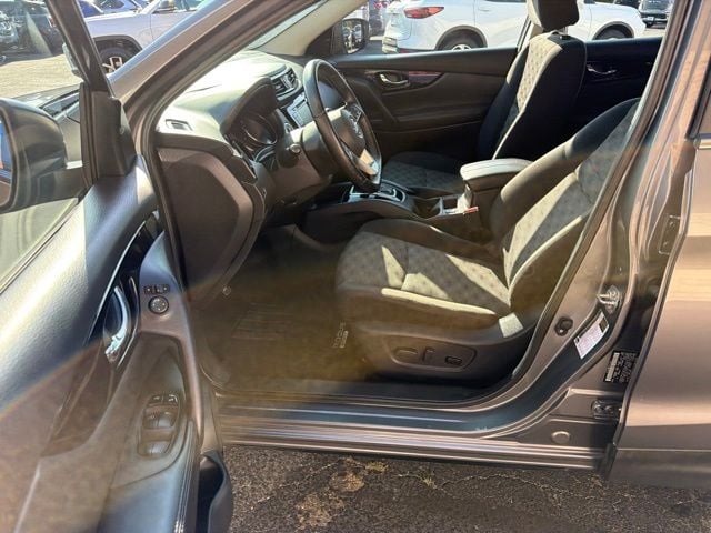 Pre-Owned 2021 Nissan Rogue Sport SV - photo - 6