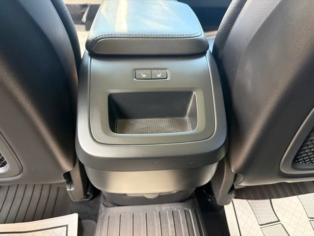 Pre-Owned 2023 Volvo XC60 B5 Plus Dark Theme - photo - 7