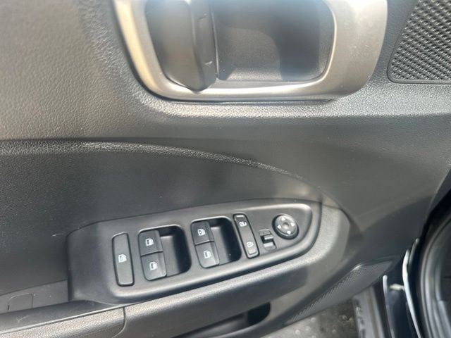 Pre-Owned 2023 Hyundai Venue SEL - photo - 5