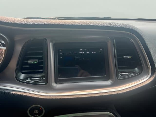 Pre-Owned 2021 Dodge Challenger SXT - photo - 10
