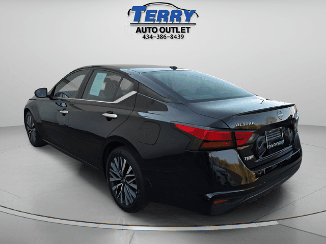 Pre-Owned 2024 Nissan Altima 2.5 SV - photo - 1