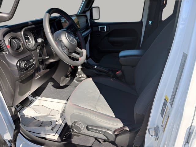 Pre-Owned 2025 Jeep Wrangler Rubicon - photo - 3
