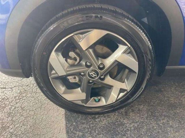 Pre-Owned 2025 Hyundai Venue SEL - photo - 11