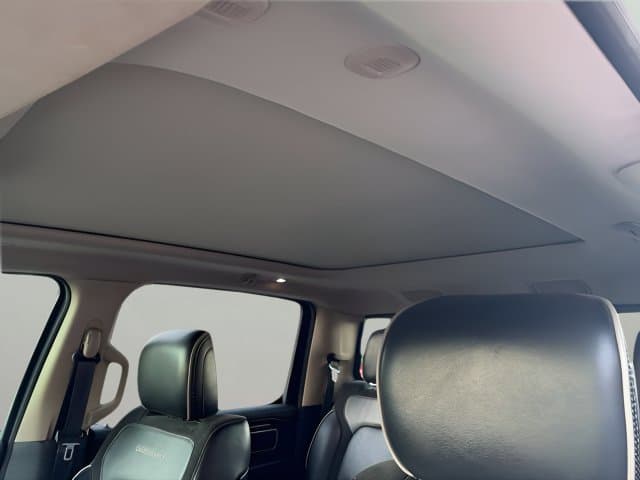 Pre-Owned 2019 Ram 1500 Laramie - photo - 15