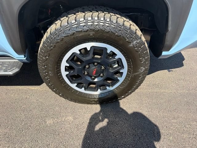 Pre-Owned 2025 Toyota 4Runner TRD Off-Road - photo - 28