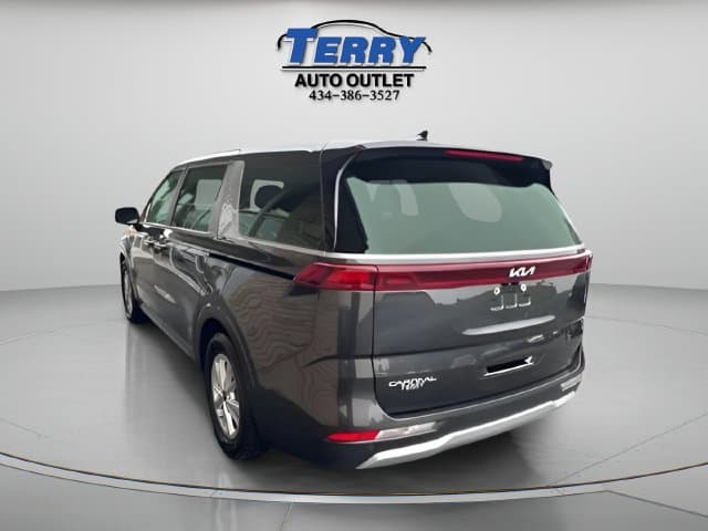Pre-Owned 2024 Kia Carnival LX - photo - 4