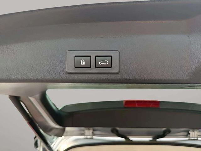 Pre-Owned 2025 Subaru Ascent Premium - photo - 17