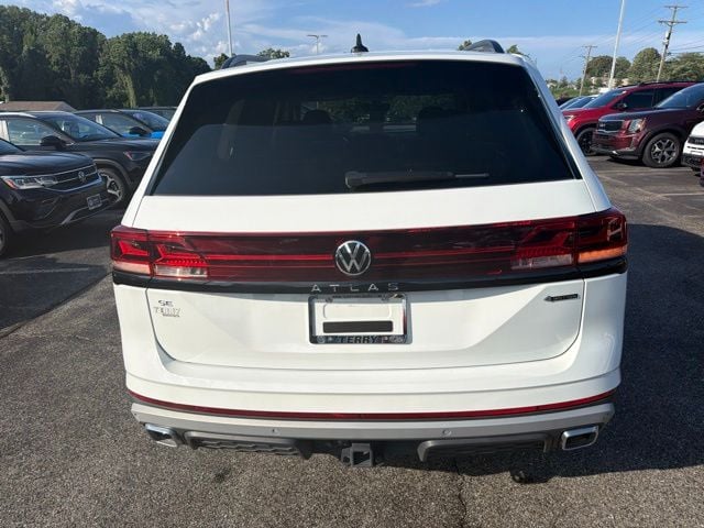 Pre-Owned 2025 Volkswagen Atlas 2.0T Peak Edition - photo - 1