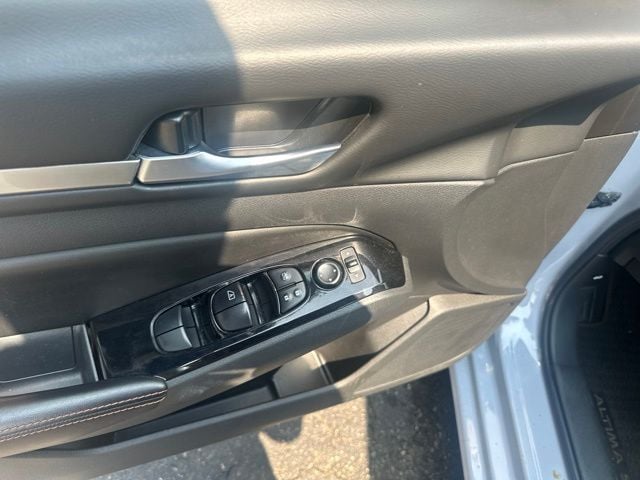 Pre-Owned 2024 Nissan Altima 2.5 SR - photo - 5