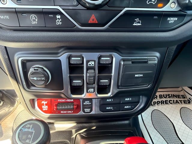 Pre-Owned 2025 Jeep Wrangler Rubicon - photo - 23