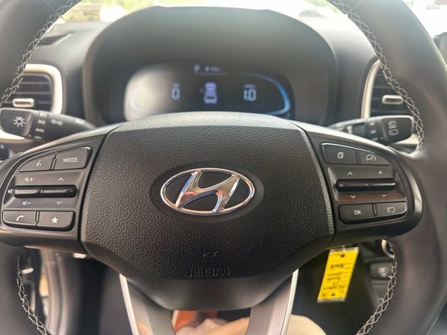 Pre-Owned 2023 Hyundai Venue SEL - photo - 9
