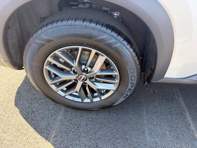 Pre-Owned 2024 Nissan Rogue S - photo - 27