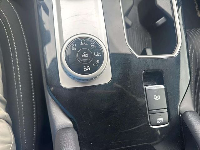 Pre-Owned 2025 Mitsubishi Outlander ES - photo - 12