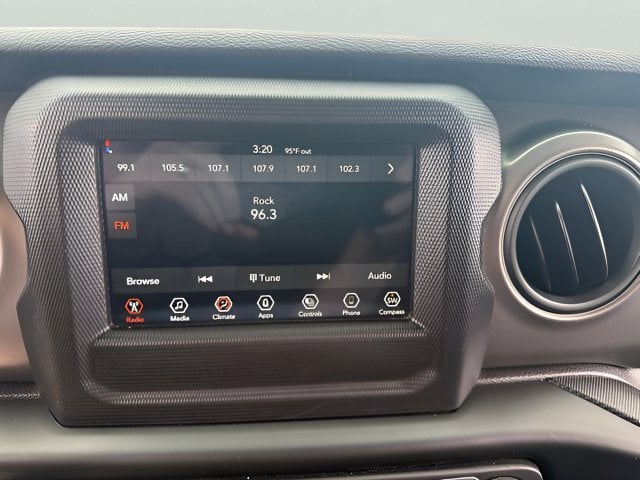 Pre-Owned 2023 Jeep Gladiator Sport S - photo - 15