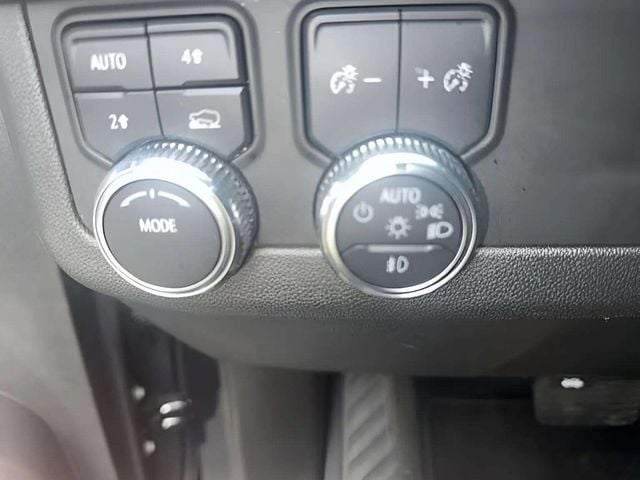 Pre-Owned 2024 GMC Yukon SLT - photo - 7