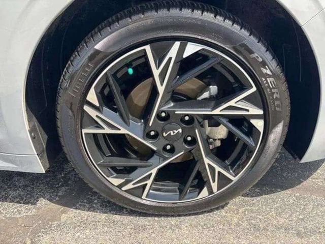 Pre-Owned 2025 Kia K5 GT-Line - photo - 10