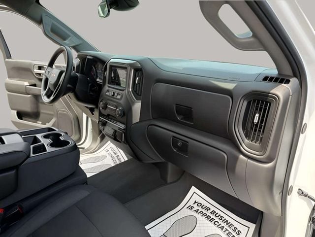 Pre-Owned 2024 Chevrolet Silverado 1500 Custom - photo - 11