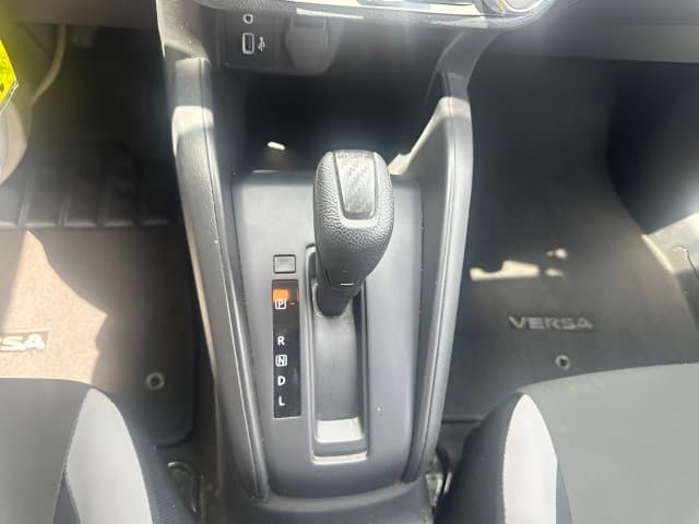 Pre-Owned 2025 Nissan Versa 1.6 S - photo - 10