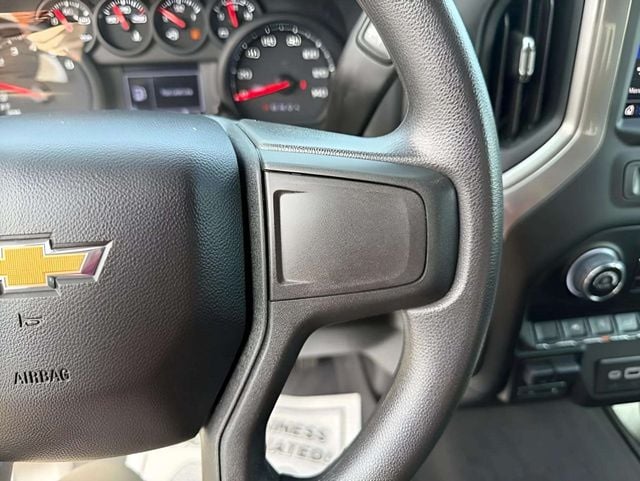 Pre-Owned 2024 Chevrolet Silverado 1500 Custom - photo - 19