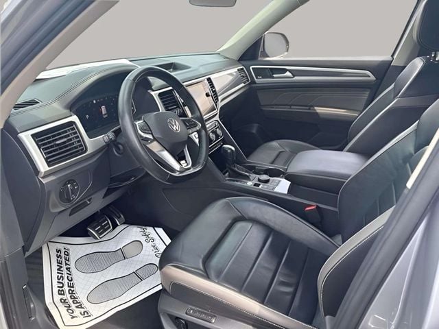 Pre-Owned 2023 Volkswagen Atlas 3.6L V6 SEL Premium R-Line - photo - 27