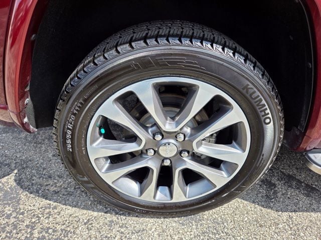 Pre-Owned 2018 Jeep Grand Cherokee Overland - photo - 14