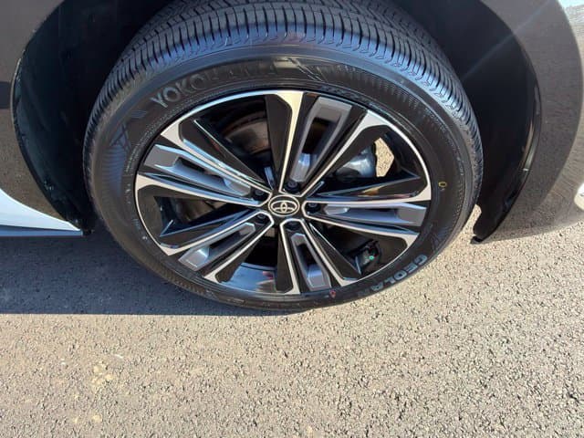 Pre-Owned 2023 Toyota bZ4X Limited - photo - 28