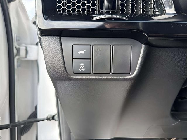 Pre-Owned 2025 Honda CR-V Hybrid Sport Touring - photo - 18