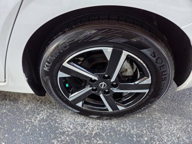 Pre-Owned 2024 Nissan Sentra SV - photo - 12