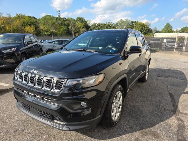Pre-Owned 2024 Jeep Compass Latitude - photo - 1