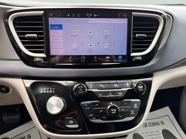 Pre-Owned 2023 Chrysler Pacifica Touring L - photo - 5