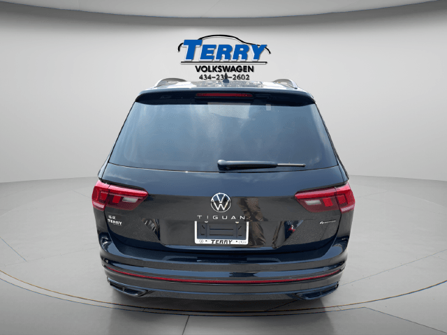Pre-Owned 2024 Volkswagen Tiguan 2.0T SE R-Line Black - photo - 2