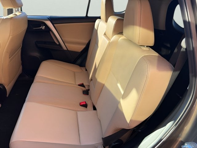 Pre-Owned 2015 Toyota RAV4 Limited - photo - 7