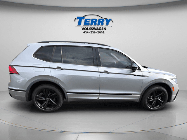Pre-Owned 2024 Volkswagen Tiguan 2.0T SE R-Line Black - photo - 0