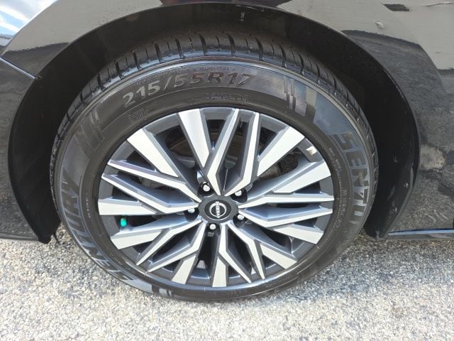 Pre-Owned 2024 Nissan Altima 2.5 SV - photo - 9