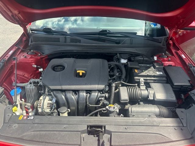 Pre-Owned 2021 Kia Forte LXS - photo - 17