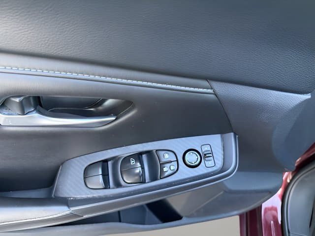 Pre-Owned 2024 Nissan Sentra SV - photo - 5
