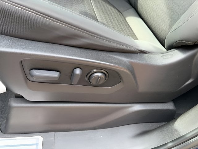 Pre-Owned 2021 Chevrolet Silverado 1500 LT - photo - 13