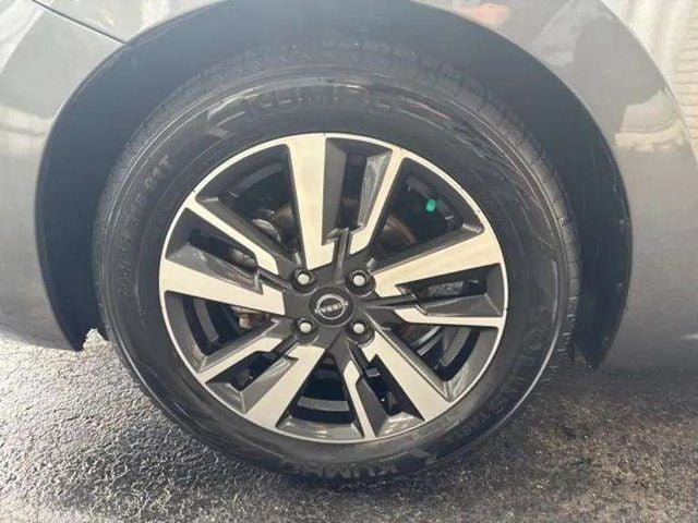 Pre-Owned 2024 Nissan Versa 1.6 SV - photo - 11