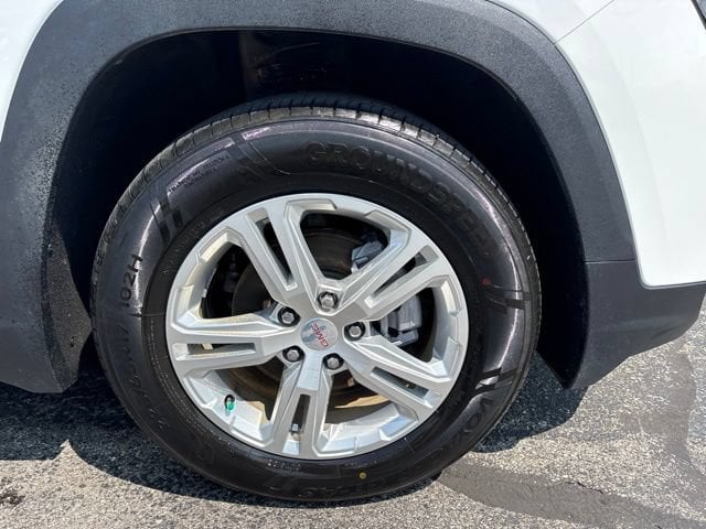 Pre-Owned 2024 GMC Terrain SLE - photo - 12