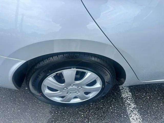 Pre-Owned 2025 Nissan Versa 1.6 S - photo - 16