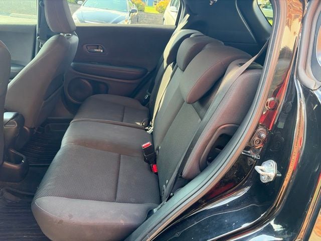 Pre-Owned 2021 Honda HR-V Sport - photo - 6