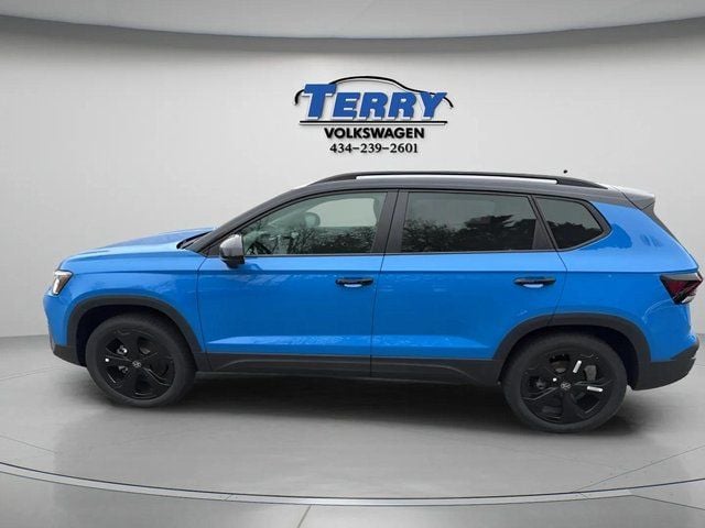 Pre-Owned 2025 Volkswagen Taos 1.5T SE Black - photo - 1
